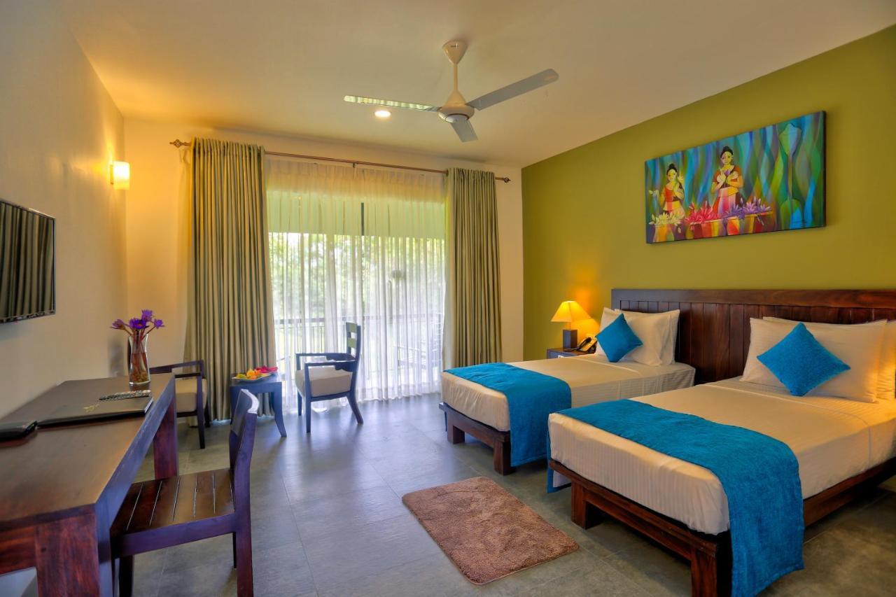 Tropical Life Resort And Spa Дамбулла Экстерьер фото