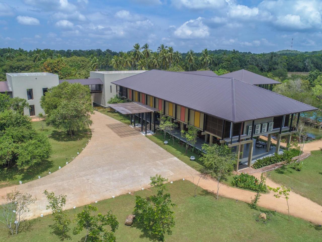 Tropical Life Resort And Spa Дамбулла Экстерьер фото
