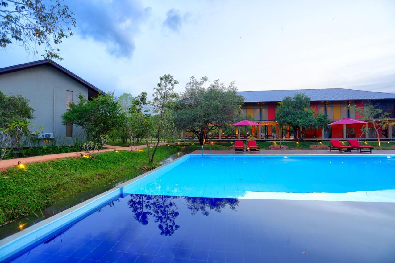 Tropical Life Resort And Spa Дамбулла Экстерьер фото