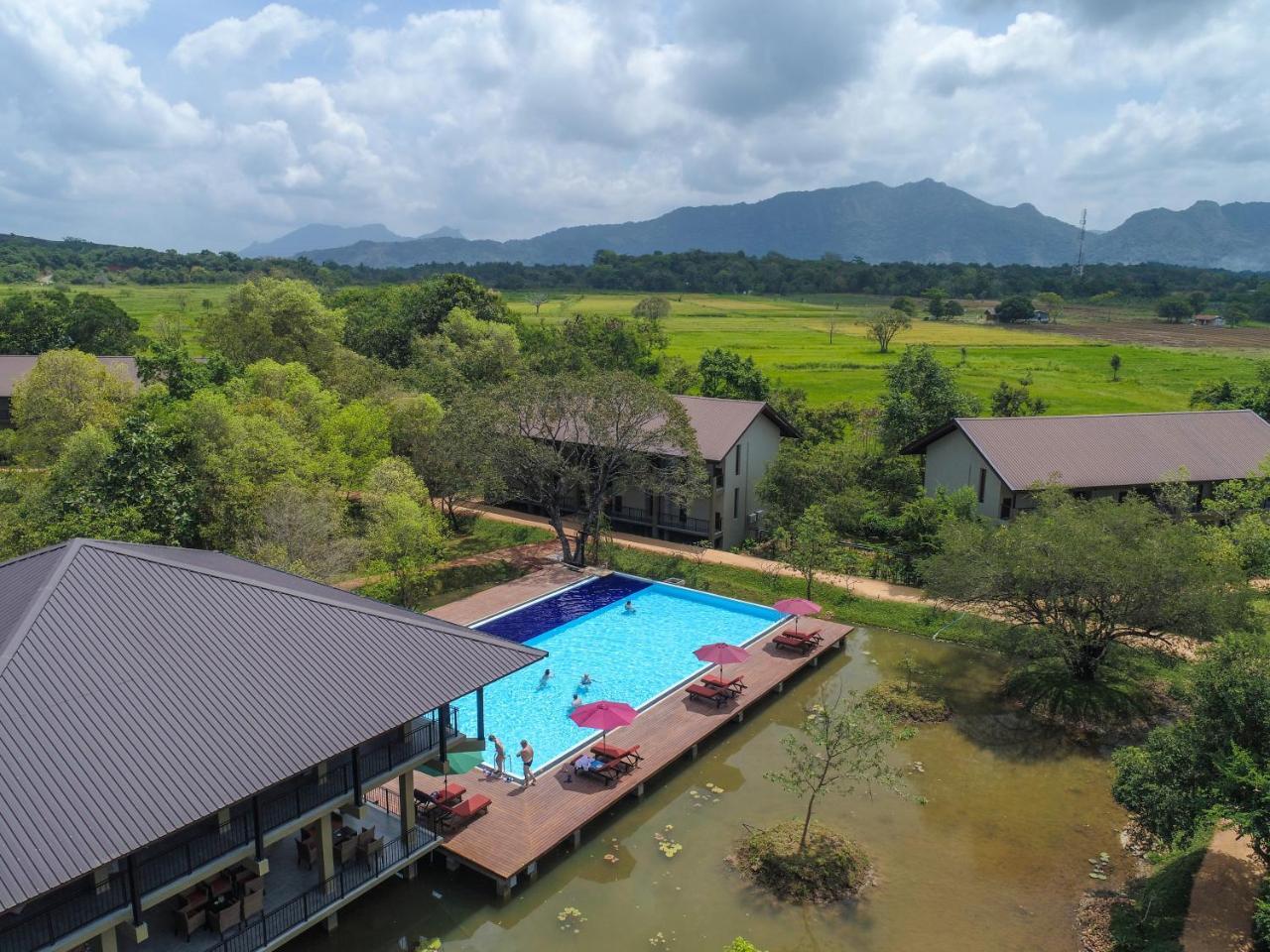 Tropical Life Resort And Spa Дамбулла Экстерьер фото